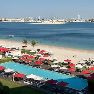 Spacious Beachfront 2 Bedroom - The 8 , دبي الإمارات العربية المتحدة